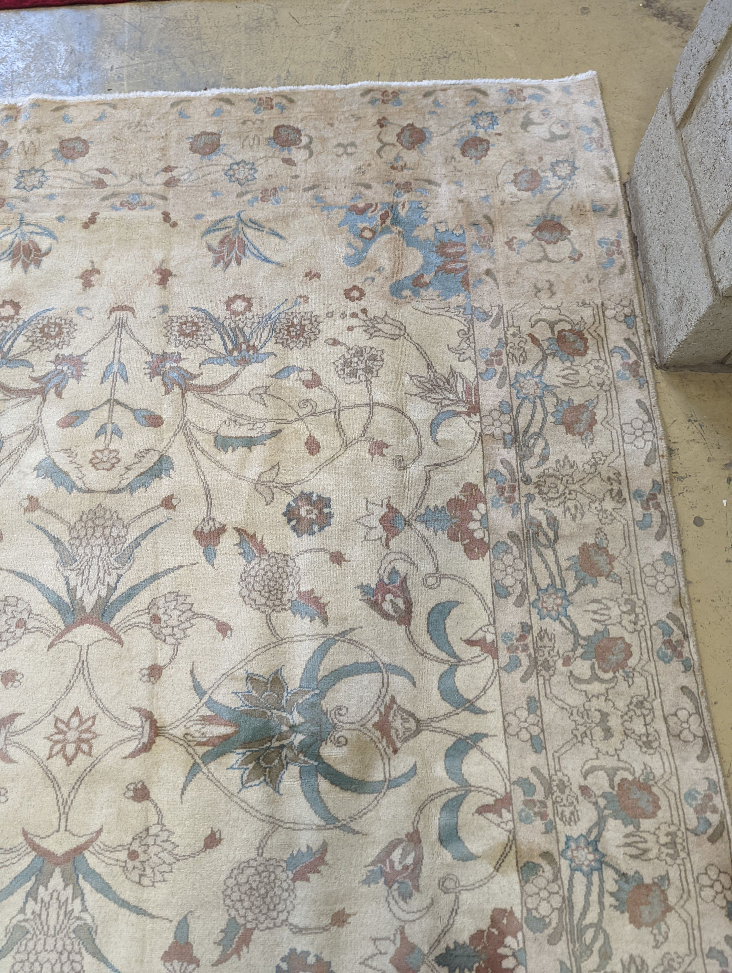 A Heriz carpet, 260 x 200cm